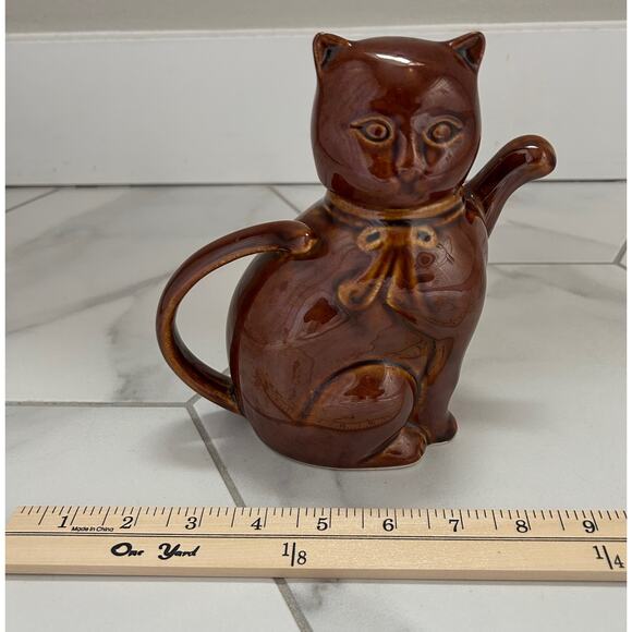 Vintage Chinese Porcelain Havana Brown Cat Teapot with Paw Spout - Picture 7 of 8